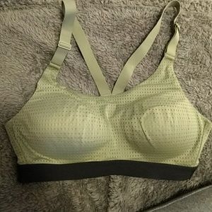 Victoria's sport sports bra